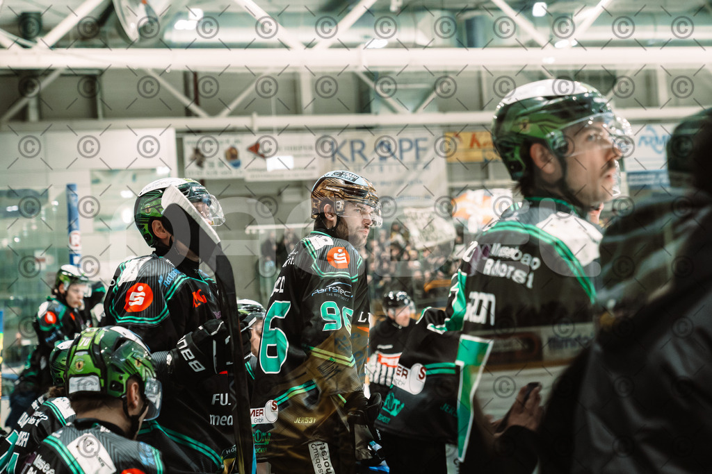 Alligators_vs_Bayreuth_10_2025-55 | Höchstadt Alligators Fotogalerie: Eishockey-Action aus Franken. Professionelle Spielfotos, Portraits & Stadionbilder zum Download. Jetzt entdecken! - Realized with Pictrs.com