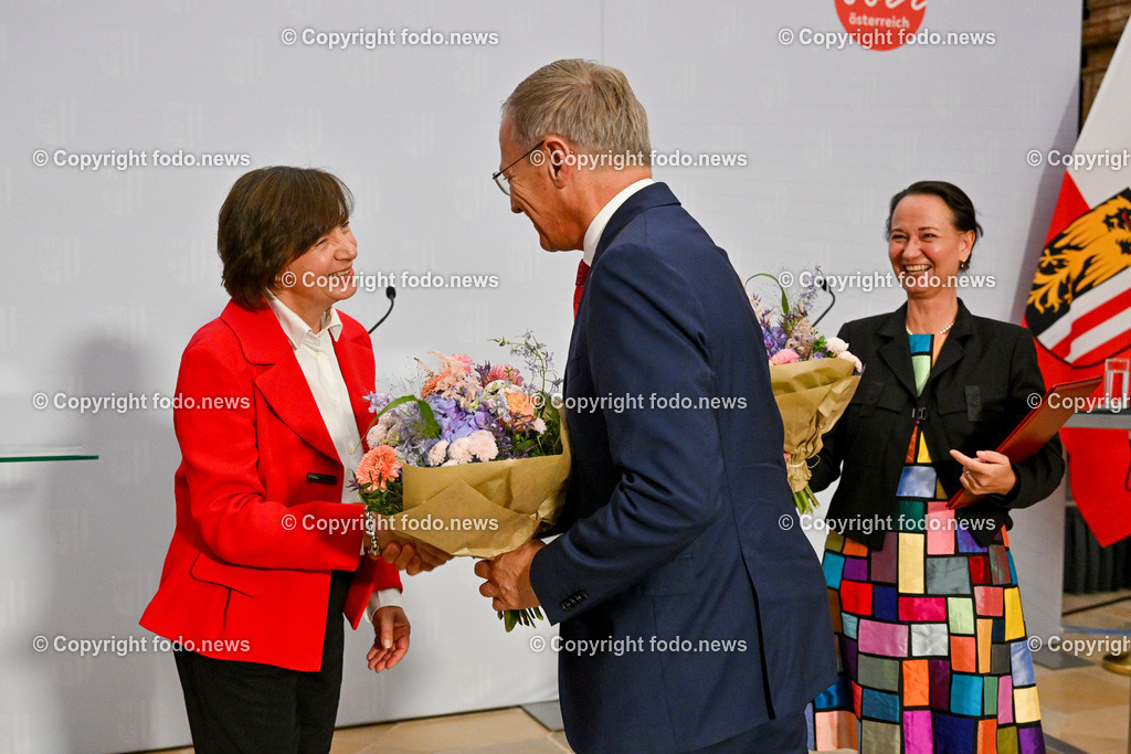 Kick-off-Veranstaltung der Gruendungspraesidentin_ IDSA_ 07.07.2023-76 | 07.07.2023, Landhaus Linz AUT, Kick-off-Veranstaltung der Gruendungspraesidentin, IDSA, im Bild Claudia von der Linden (Vorsitzende des Institute of Digital Sciences Austria (IDSA) Gruendungskonvents), LH Thomas Stelzer (VP), Stefanie Lindstaedt (Gruendungspraesidentin des Institute of Digital Sciences Austria (IDSA))