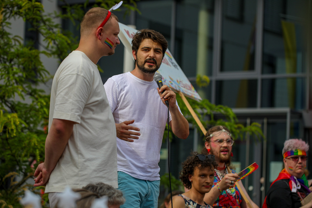 CSD_Moers_190725_115 | Bildergalerie von Sport-Ereignissen aber auch von weiteren spannenden Dingen - nicht nur vom Niederrhein. In Anlehnung an den bekannten Spruch von Hanns Dieter Hüsch heißt das Motto: "Niederrhein ist überall".  - Realisiert mit Pictrs.com