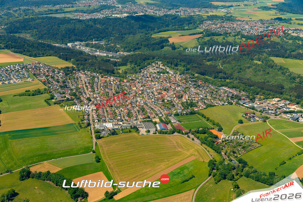 Das Luftbild zeigt : Herlikofen Schwäbisch Gmünd - Die Luftaufnahme wurde 2024 vom UL-Flugzeug aus erstellt ( keine Drohne ) - Hochauflösende Luftaufnahme - Für grossformatige Ausdrucke geeignet. Die Geschenkidee !Mit Lizenz und Bildrechte bestellbar