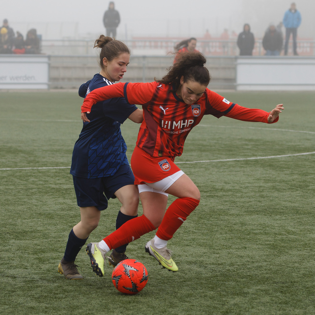 FCH-HÄR_251019_6287 | Fotopresso – Sportfotografie in Heidenheim & Umgebung. Professionelle Sportfotografie für unvergessliche Momente. Dynamische Action-Shots, emotionale Szenen & hochwertige Bilder. - Realisiert mit Pictrs.com