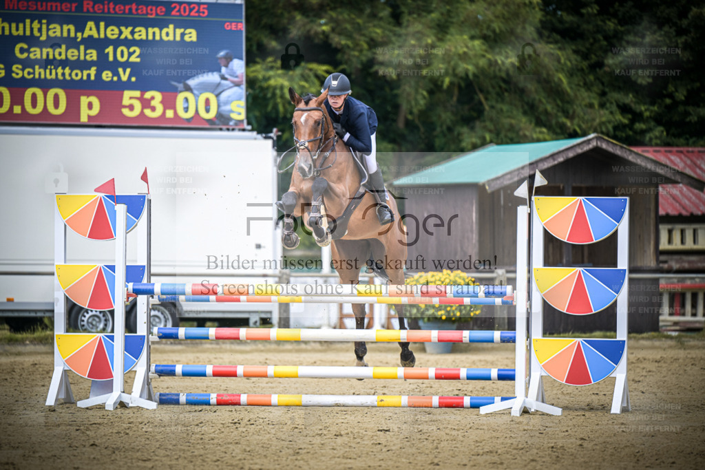 DOS_5604 | Entdecke hochwertige Reitturnierfotos von Foto Oger. Professionell, emotional und authentisch – jetzt Lieblingsmomente im Shop bestellen. - Realisiert mit Pictrs.com