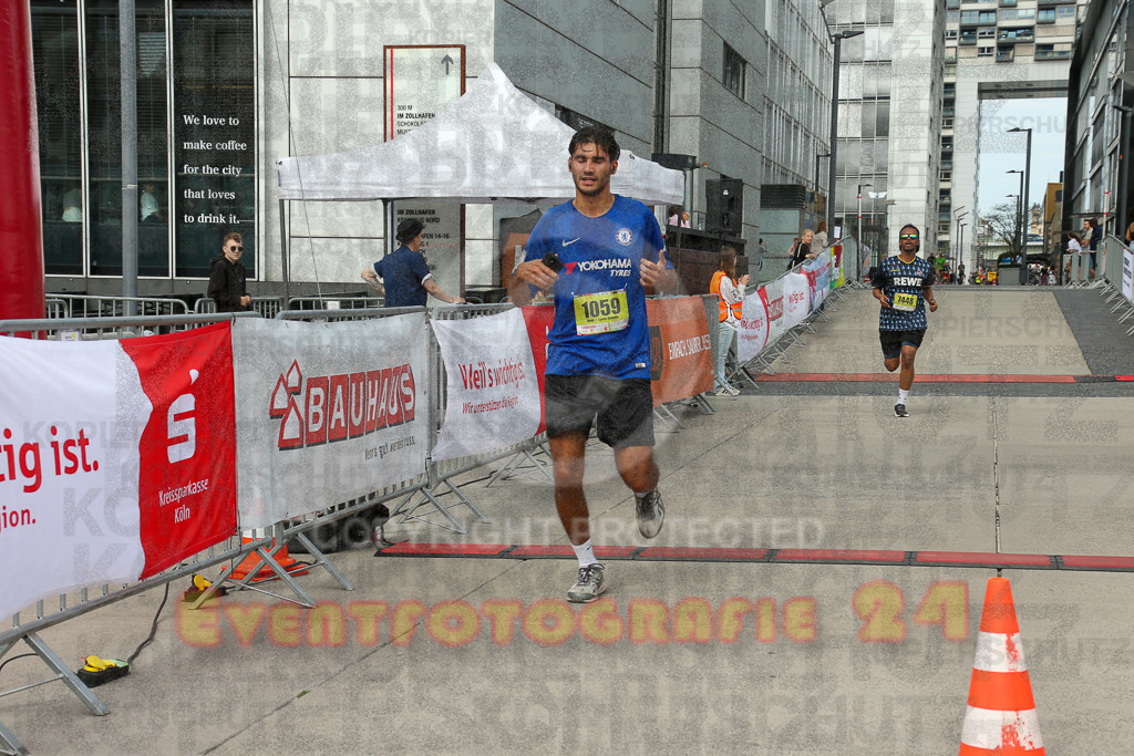 250920_1322_EX1_4223 | Sportfotografie im Rhein-Sieg Kreis, Köln, Bonn, NRW, Rheinland Pfalz, Hessen, etc. Unser Tätigkeitsfeld umfasst den Laufsport vom Volkslauf über den Marathon, Duathlon, Triathon bis zum Ultralauf wie Kölnpfad Ultra oder Schindertrail.