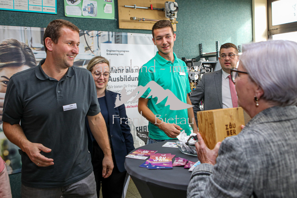 OE7A8552 | Erinnerungsgeschenk (Baustein) für teilnehmende Firmen Projekt "Zauberwald"
