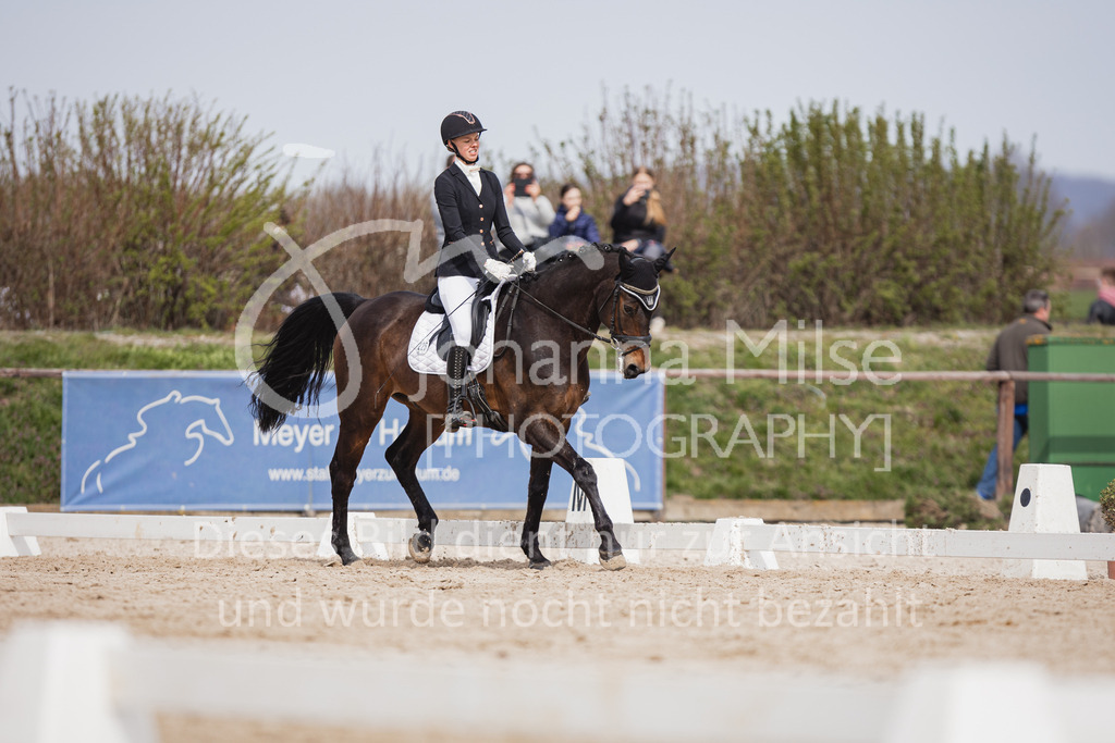 230410_Frühlingsfest_A-Dressur-495 | Deine schönsten Turniermomente als professionelle Fotos! Entdecke hochwertige Pferdesport-Fotografie im Online-Shop. Jetzt Fotos finden & bestellen!