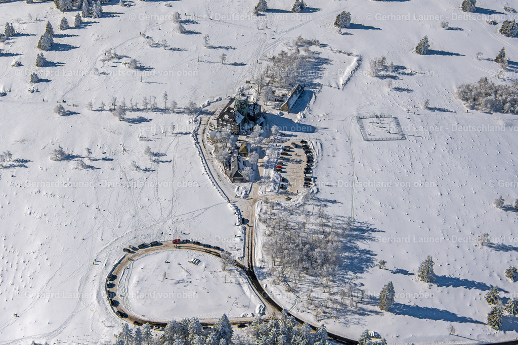 4043559 | WINTERBERG 13.02.2021 Winterlich schneebedeckte Forschungs- Gebäude " Deutscher Wetterdienst Kahler Asten " am Astenturm in Winterberg im Sauerland im Bundesland Nordrhein-Westfalen, Deutschland. // Wintry snowy research Building "Deutscher Wetterdienst Kahler Asten" in Winterberg on Sauerland in the state of North Rhine-Westphalia, Germany. Foto: Gerhard Launer