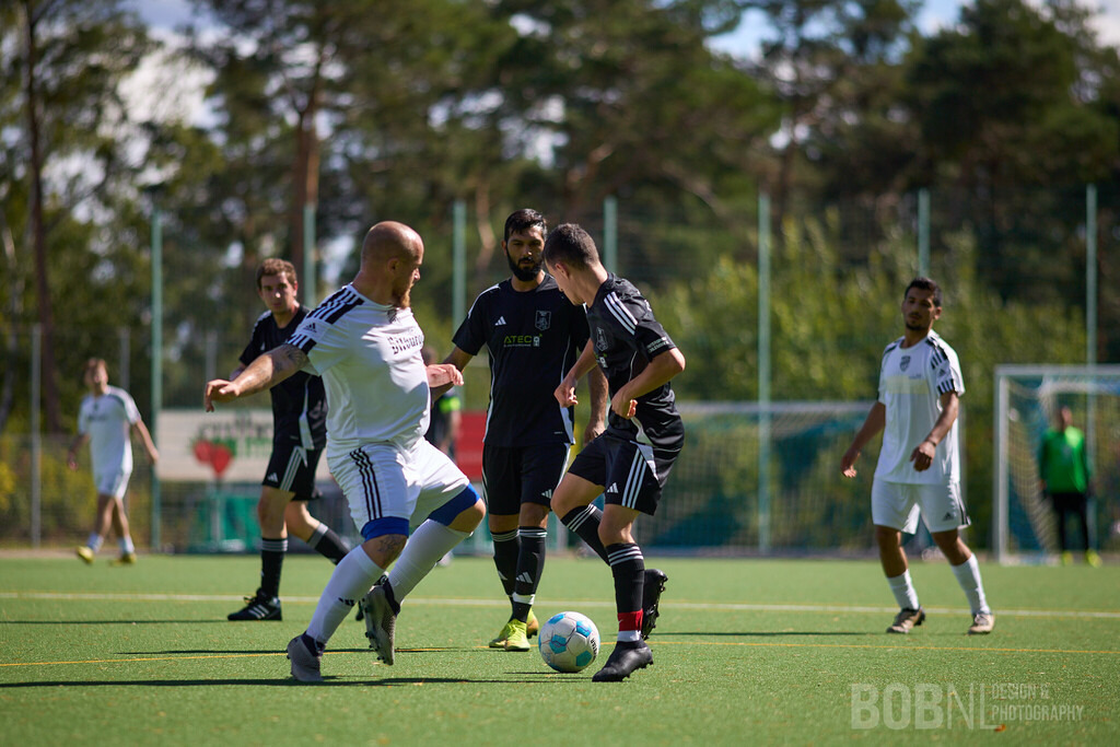 TSV Carlsberg | Eisenberg - 14.09.2025: TSV Carlsberg in Eisenberg (Waldstadion), Germany. Photo by: BobNL design &amp; photography - Realisiert mit Pictrs.com