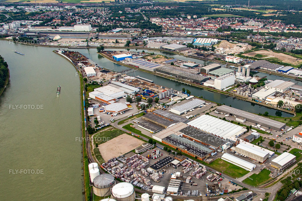 Rheinauhafen | Luftbild: Rheinauhafen im Ortsteil Rheinau in Mannheim im Bundesland Baden-Württemberg in Deutschland. Foto: IMG_090959.jpg vom 04.07.2016 durch Werner Riehm/FLY-FOTO.de - Realisiert mit Pictrs.com
