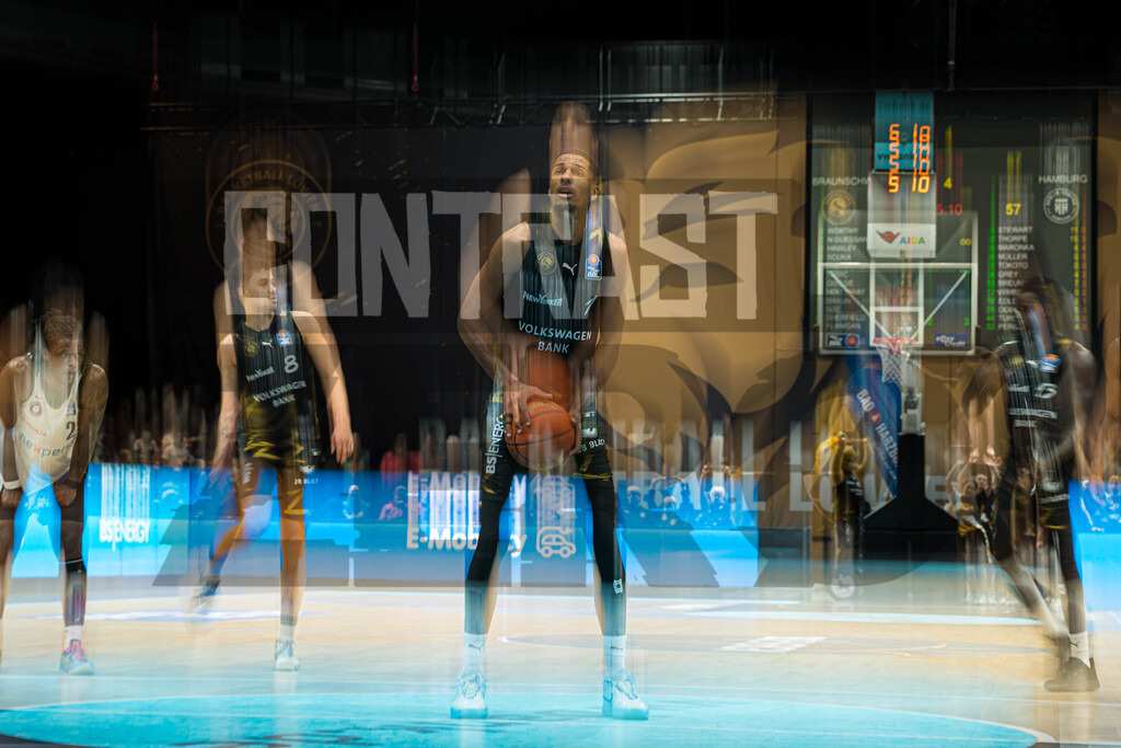 Basketball I Herren I Bundesliga I Saison 2025/2026 I 7. Spieltag I Basketball Löwen Braunschweig - Veolia Towers Hamburg | CONTRAST ZERØ MEDIA - Realisiert mit Pictrs.com