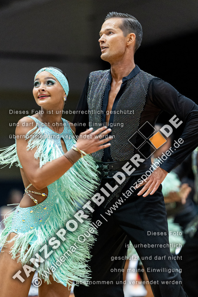 20240113-11325 | Hier finden Sie Tanz Bilder vom Latein und Standard Formationen tanzen. Sportbilder vom Tanzsport. Schöne Fotos und von Weltmeisterschaft, Europameisterschaft, Bundesliga, Regionalliga, Oberliga und Landesliga sowie von GOC Stuttgart, DanceComp, WM Bremen