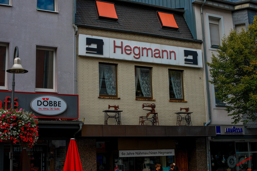 Moers_Stadtrundgang_070825_17 | Bildergalerie von Sport-Ereignissen aber auch von weiteren spannenden Dingen - nicht nur vom Niederrhein. In Anlehnung an den bekannten Spruch von Hanns Dieter Hüsch heißt das Motto: "Niederrhein ist überall".  - Realisiert mit Pictrs.com