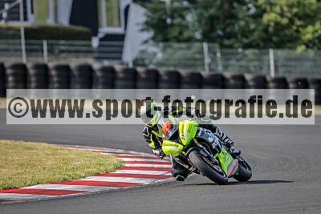 spof8462 | Professionelle Fotos von Sportveranstaltungen, aber auch Hochzeiten und anderen Events. - Realisiert mit Pictrs.com