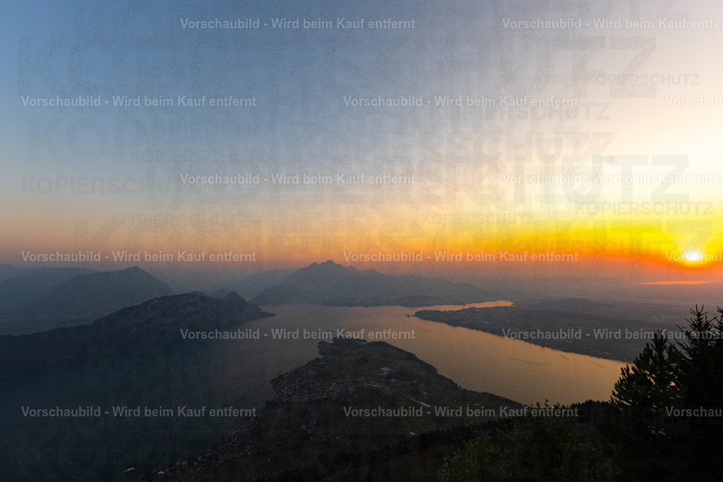 Abendrot über dem Vierwaldstättersee | Stimmungsvolle Fotokunst aus Luzern. Erlebe den Pilatus, den See und die Stadt Luzern in exklusiven Aufnahmen in der Fotogalerie & Shop. - Realisiert mit Pictrs.com