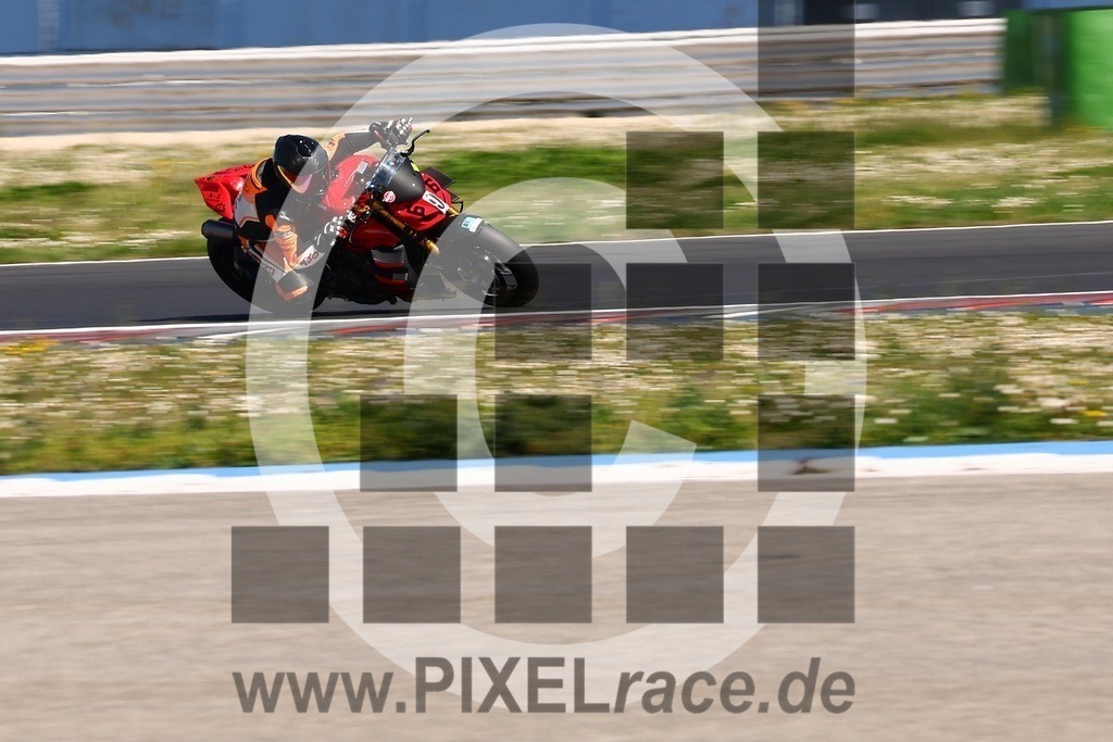 0606-20260404_08196 | Schöne Erinnerungen an spannende Momente - das festzuhalten ist unser Job. PIXELrace.de ist seit 2003 auf den Rennstrecken Europas unterwegs um die Action draußen beim Fahren und die wunderbare Stimmung imm Fahrerlager für euch einzufangen.