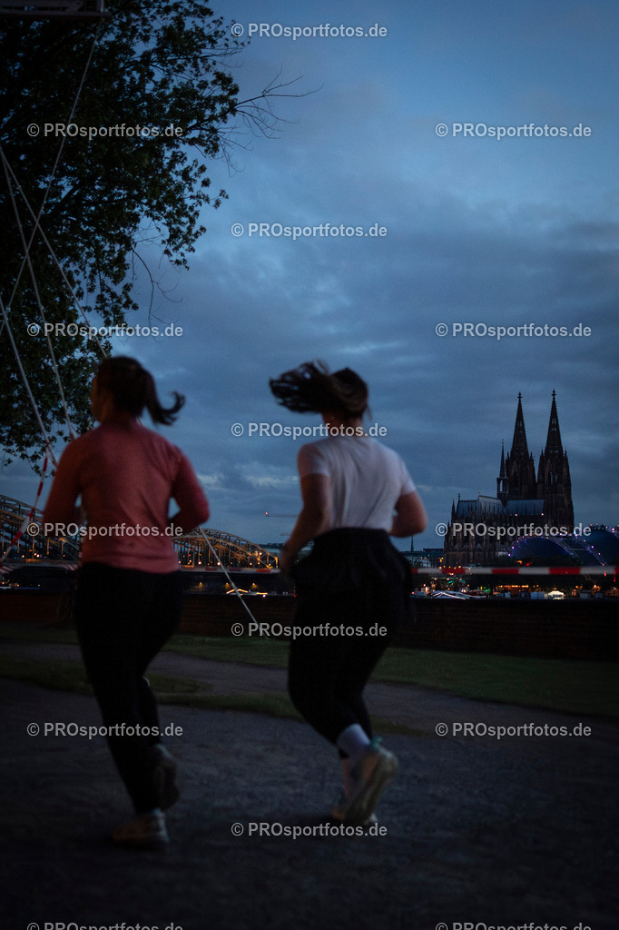 22. ASV Nachtlauf; Koeln, 28.05.25 | Impressionen vom 22. ASV Nachtlauf am 28.05.25 am Tanzbrunnen in Koeln. Foto: BEAUTIFUL SPORTS/Axel Kohring