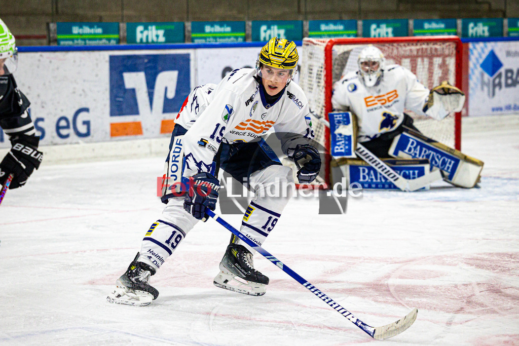 TSV Peißenberg MINERS gegen ESC Riverrats Geretsried | Eishockey Bayernliga Herren Vorrunde 2024/25, TSV Peißenberg MINERS gegen ESC Riverrats Geretsried, 20241122,Kilian MÜHLPOINTNER (River Rats 19) in Aktion,2024-11-22 in Peißenberg (Eisstadion Peißenberg)Kilian MÜHLPOINTNER (River Rats 19)Copyright: WolfgangxLindner