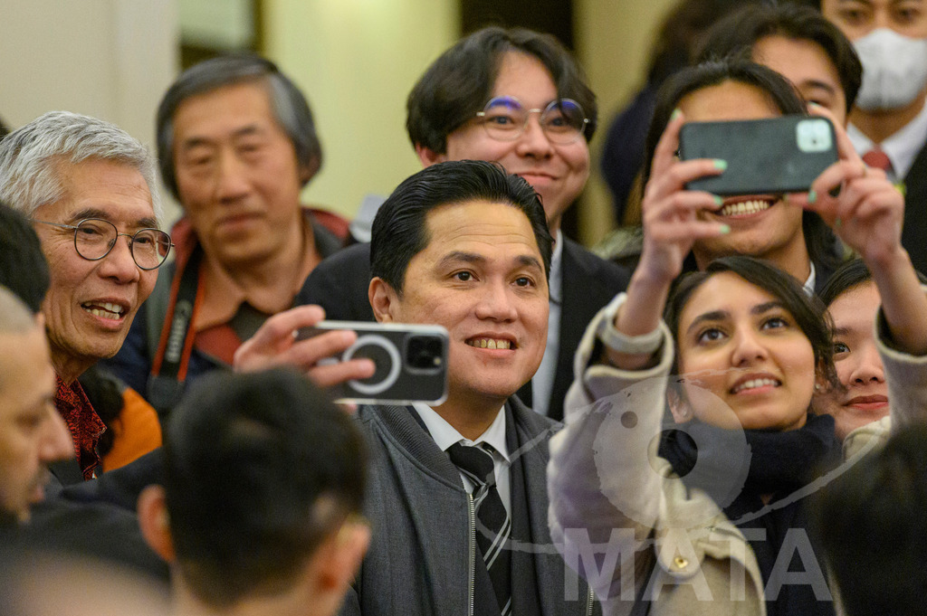 _DWA5538 | Welcoming Jokowi Widodo's arrival by the Indonesian people at Kastens Luisenhof Hotel in the context of the opening of Hannover Messe with Indonesia as Country Partner. Hannover, 15.04.2023 - Realisiert mit Pictrs.com