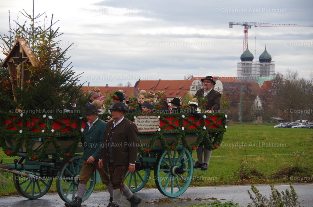 IMGP9807 | fotografiert von Axel PollmannLeonhardi Wallfahrt Benediktbeuern und Murnau, Fronleichnam, Fasching, Landschaft im Loisachtal und Benediktbeuern  - Realisiert mit Pictrs.com