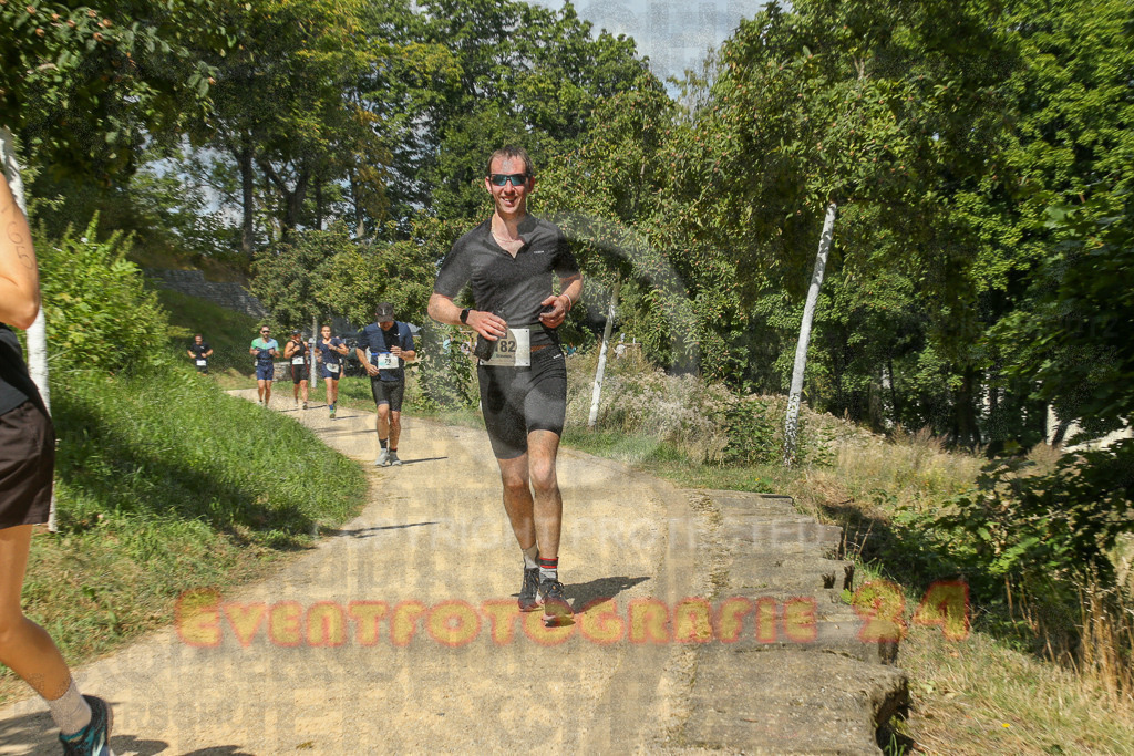 250824_1240_EX1_0110 | Sportfotografie im Rhein-Sieg Kreis, Köln, Bonn, NRW, Rheinland Pfalz, Hessen, etc. Unser Tätigkeitsfeld umfasst den Laufsport vom Volkslauf über den Marathon, Duathlon, Triathon bis zum Ultralauf wie Kölnpfad Ultra oder Schindertrail.
