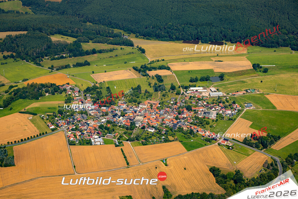 Das Luftbild zeigt : Dörnfeld Königsee - Die Luftaufnahme wurde 2024 vom UL-Flugzeug aus erstellt ( keine Drohne ) - Hochauflösende Luftaufnahme - Für grossformatige Ausdrucke geeignet. Die Geschenkidee !Mit Lizenz und Bildrechte bestellbar