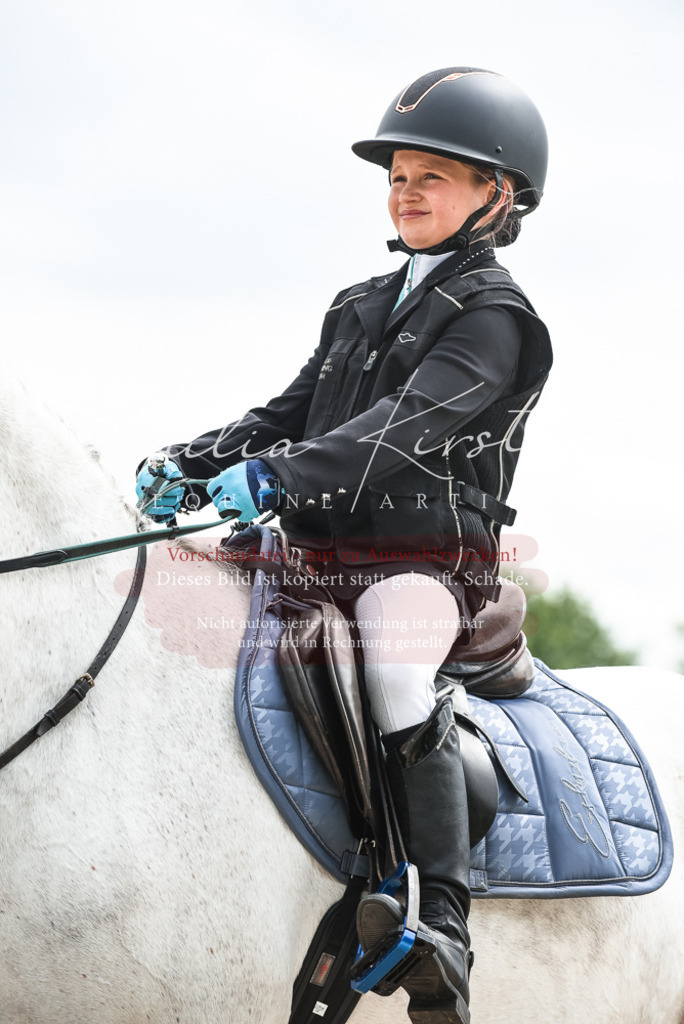 20230518_JK-Röhrsdorf-10-774 | Pferde- und Turnierfotografie in Westsachsen. Pferdeportraits, Auftragszeichnungen und intuitive Kunst.