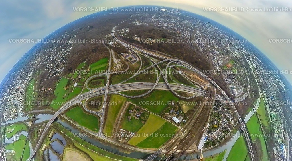 Duisburg230328_19BAB-KreuzKaiserberg | Luftbild, Autobahnkreuz Kaiserberg, Autobahn A3 und Autobahn A40, Verkehrsstau, Erdkugel, Fisheye Aufnahme, Fischaugen Aufnahme, 360 Grad Aufnahme, Duissern, Duisburg, Ruhrgebiet, Nordrhein-Westfalen, Deutschland