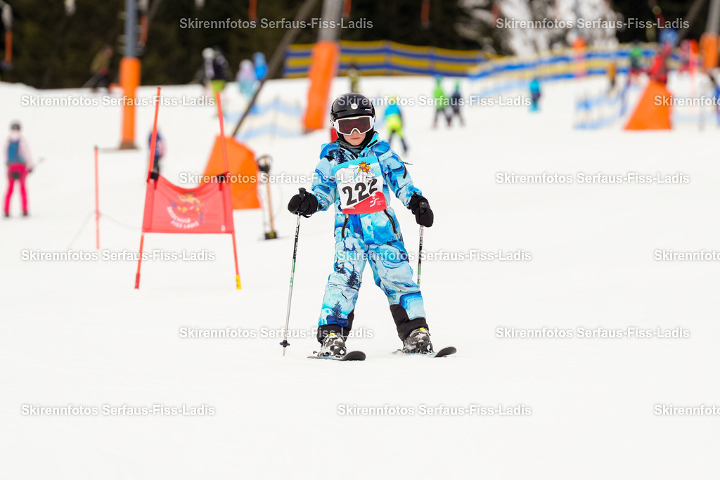 SRF_02.01.2026_0290 | Skirennfotos,Serfaus,Fiss,Ladis,Kinderskirennen,Winter,Tirol,Oberland,skirace,SFL,feelfree,weil wir's genießen,ski,Ski,skifahren,Sonnenplateau, - Realisiert mit Pictrs.com