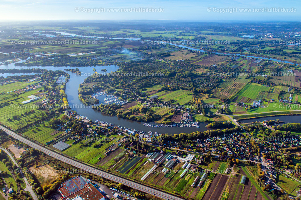 Hamburg_Moorfleet_Dove_Elbe_Tatenberg_ELS_4581091022 | HAMBURG 09.10.2022 Uferbereiche am Flußverlauf der Dove-Elbe am Tatenberger Deich im Ortsteil Tatenberg in Hamburg, Deutschland. // Riparian zones on the course of the river of Dove-Elbe on Tatenberger Deich in the district Tatenberg in Hamburg, Germany. Foto: Martin Elsen