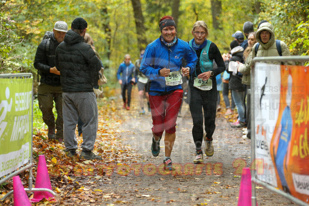 251026_1335_EX1_3722 | Sportfotografie im Rhein-Sieg Kreis, Köln, Bonn, NRW, Rheinland Pfalz, Hessen, etc. Unser Tätigkeitsfeld umfasst den Laufsport vom Volkslauf über den Marathon, Duathlon, Triathon bis zum Ultralauf wie Kölnpfad Ultra oder Schindertrail.