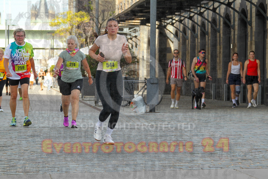 250920_1339_EV4_6382 | Sportfotografie im Rhein-Sieg Kreis, Köln, Bonn, NRW, Rheinland Pfalz, Hessen, etc. Unser Tätigkeitsfeld umfasst den Laufsport vom Volkslauf über den Marathon, Duathlon, Triathon bis zum Ultralauf wie Kölnpfad Ultra oder Schindertrail.