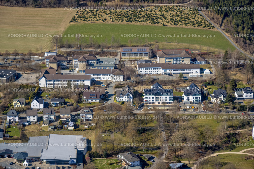 Eslohe220303958 | Luftbild, Realschule Eslohe und Raphaelschule Grundschule, Eslohe, Eslohe, Sauerland, Nordrhein-Westfalen, Deutschland