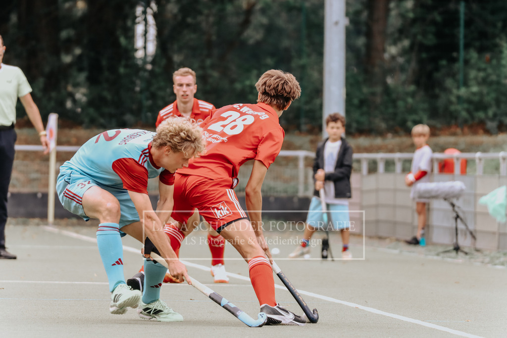 Herren_Bundesliga_02_F_RWK-UHC_21.09.25_Köln (300 von 471) | lanaschraderfotografie - Realisiert mit Pictrs.com