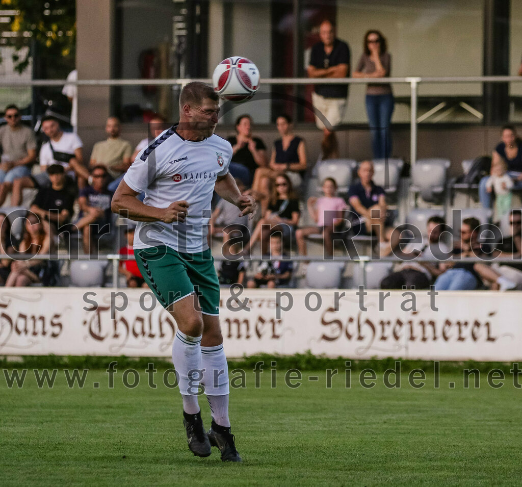2023-08-18_111_FC_Schwaig_gegen_TSV_Kastl | Oberding, Deutschland, 18.08.2023:
Fußball, Landesliga Südost 2023 / 2024, 7. Spieltag, FC Schwaig gegen TSV Kastl, Endergebnis: 2:2

Nils Wölken (FC Schwaig, #8)

Foto: Christian Riedel / fotografie-riedel.net