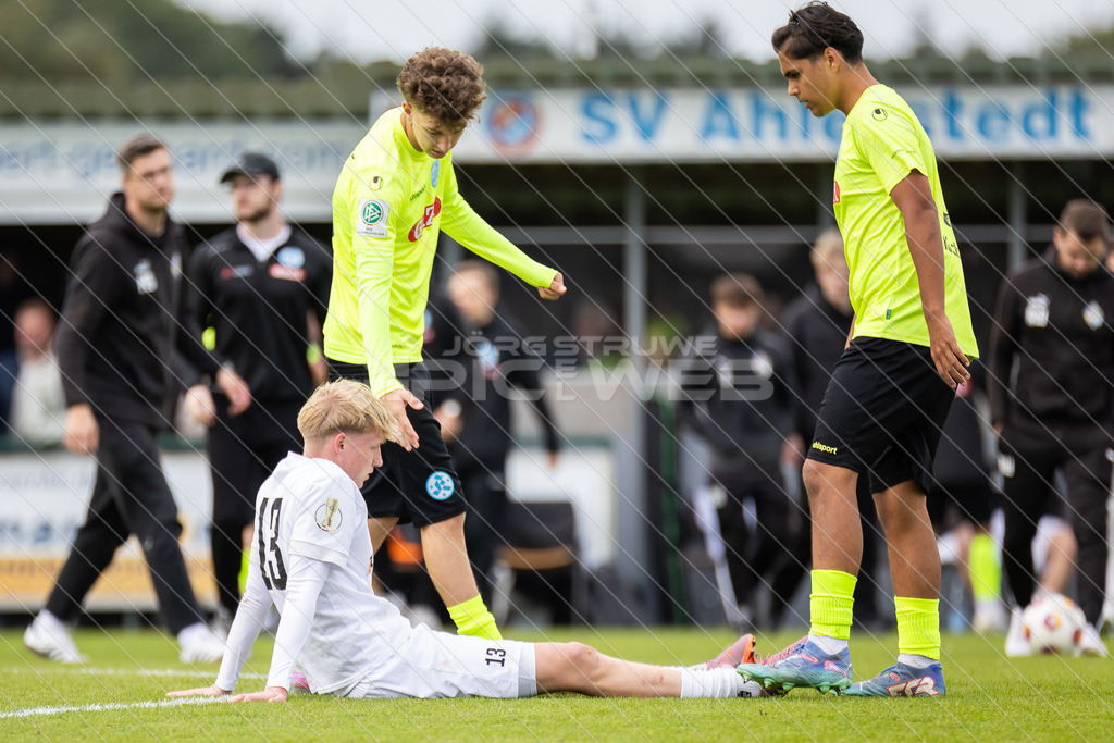20251003_Picselweb-Fotografie_1R3_2859 | DFB Pokal 2. Runde, JFV A/O/B/H/H - SV Stuttgarter Kickers, Foto: Jörg Struwe - picselweb.de - Realisiert mit Pictrs.com