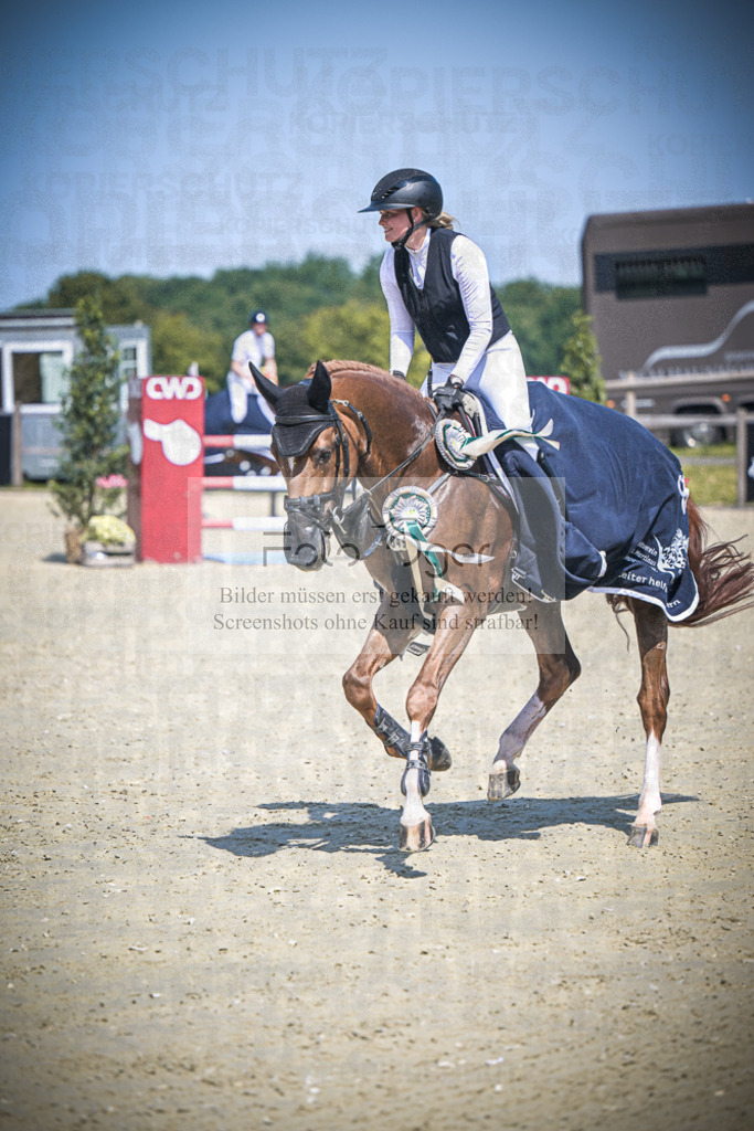 DOS_0073 | Entdecke hochwertige Reitturnierfotos von Foto Oger. Professionell, emotional und authentisch – jetzt Lieblingsmomente im Shop bestellen.Deutschlandweite Turnierfotografie. - Realisiert mit Pictrs.com