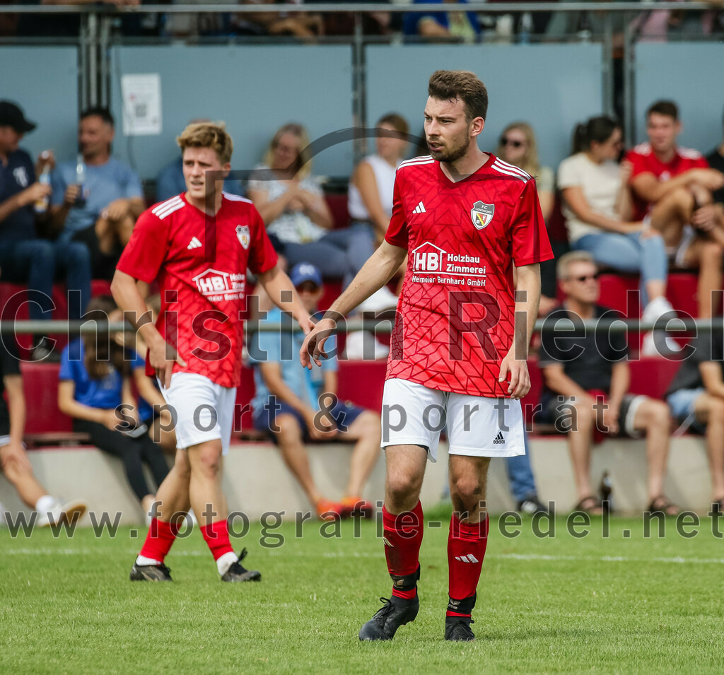 2023-07-30_038_FC_Lengdorf_gegen_SpVgg_Altenerding | Lengdorf, Deutschland, 30.07.2023:
Fußball, Kreisliga 2023 / 2024, 1. Spieltag, FC Lengdorf gegen SpVgg Altenerding, Endergebnis: 1:1

Tobias Lechner (FC Lengdorf, #13)

Foto: Christian Riedel / fotografie-riedel.net