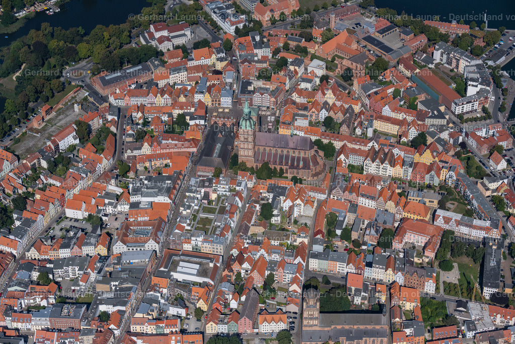 4061685 | STRALSUND 08.09.2021 Kirchengebäude der Sankt Nikolai -Gemeinde im Ortsteil Andershof in Stralsund im Bundesland Mecklenburg-Vorpommern. Weiterführende Informationen bei: Ev. Kirchengemeinde St. Nikolai,  Hansestadt Stralsund. // Church building Sankt Nikolai -Gemeinde in the district Andershof in Stralsund in the state Mecklenburg - Western Pomerania. Further information at: Ev. Kirchengemeinde St. Nikolai,  Hansestadt Stralsund. Foto: Gerhard Launer