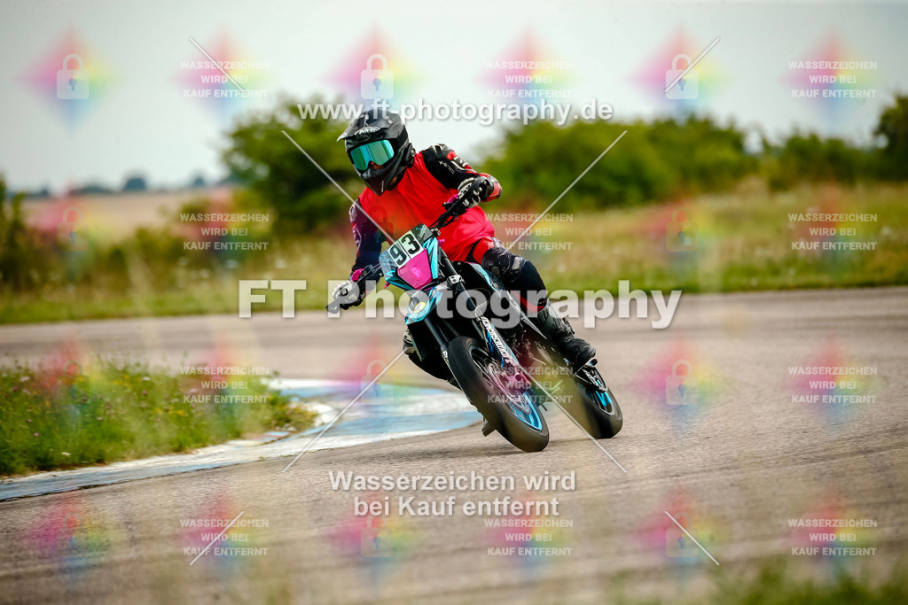 Chambley Juli-2205 | Hier findet Ihr Bilder von Touristenfahrten auf der Nürburgring Nordschleife oder von anderen Veranstaltungen die ich besucht habe. Viel Spass beim Durch Schauen 