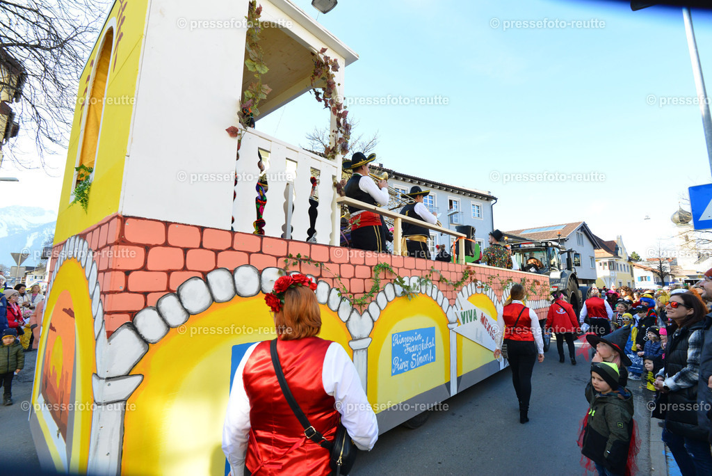 news-2023-Feb16-Unsinniger_Fasching_Reutte-nik-WTV_7455 | Info aus dem Bezirk Reutte/Ausserfern Tirol sowie eine umfangreiche Bilddatenbank über die gesamte Region: Lechtal, Talkessel Reutte, Tannheimertal, Zwischentoren. Lech, Plansee, Zugspitze, Grenztunnel, B179, Fernpassstraße, Verkehr, Lawinen, Tradition, - Realisiert mit Pictrs.com