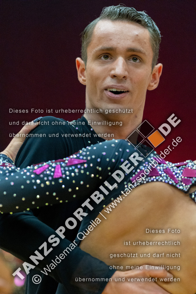 20230114-01972 | Hier finden Sie Tanz Bilder vom Latein und Standard Formationen tanzen. Sportbilder vom Tanzsport. Schöne Fotos und von Weltmeisterschaft, Europameisterschaft, Bundesliga, Regionalliga, Oberliga und Landesliga sowie von GOC Stuttgart, DanceComp, WM Bremen