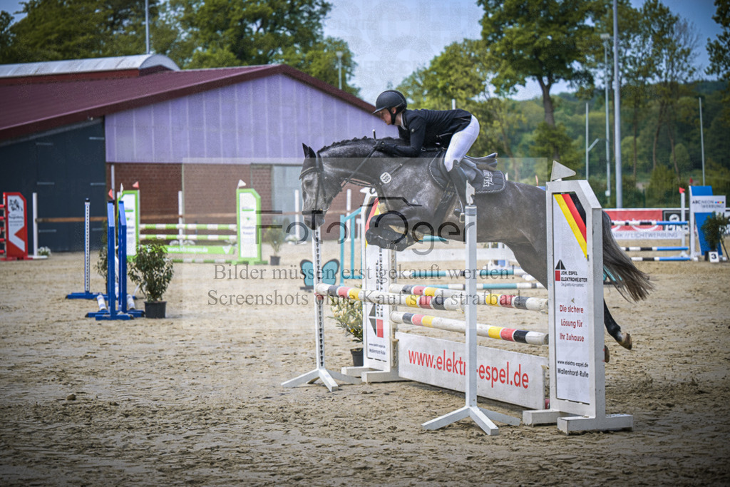 DOS_6684 | Entdecke hochwertige Reitturnierfotos von Foto Oger. Professionell, emotional und authentisch – jetzt Lieblingsmomente im Shop bestellen.Deutschlandweite Turnierfotografie. - Realisiert mit Pictrs.com