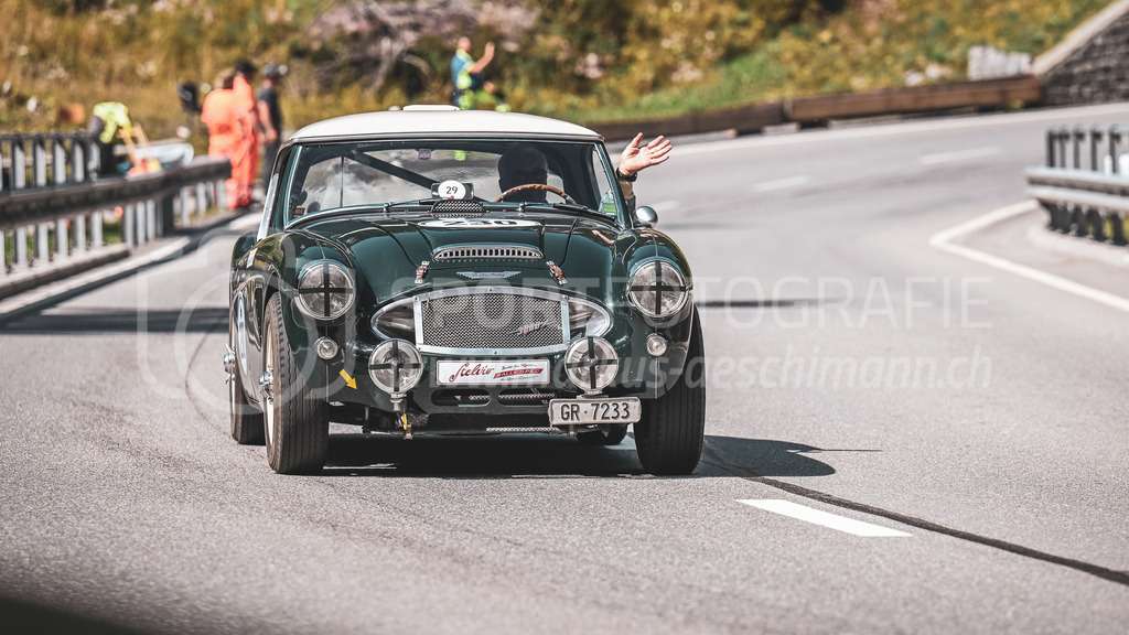 19. Arosa ClassicCar 2023 - 2. September 2023 | 19. Arosa ClassicCar 2023
Arosa, Schweiz
Jacob Vic aus S-chanf mit der Startnummer 230 in einem Austin Healey 3000 MK I Stelvio RS4, Jahrgang 1960, in der Klasse Classic Trophy.
@arosaclassiccar, @arosa.official, #arosaclassiccar, #arosa, #76curves, #classiccar
Bild: Sportfotografie Markus Aeschimann | www.markus-aeschimann.ch - Realisiert mit Pictrs.com
