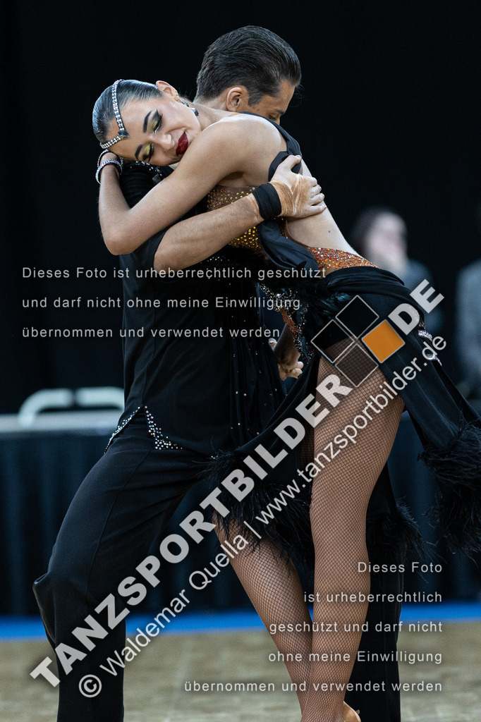 20230226-11855 | Hier finden Sie Tanz Bilder vom Latein und Standard Formationen tanzen. Sportbilder vom Tanzsport. Schöne Fotos und von Weltmeisterschaft, Europameisterschaft, Bundesliga, Regionalliga, Oberliga und Landesliga sowie von GOC Stuttgart, DanceComp, WM Bremen