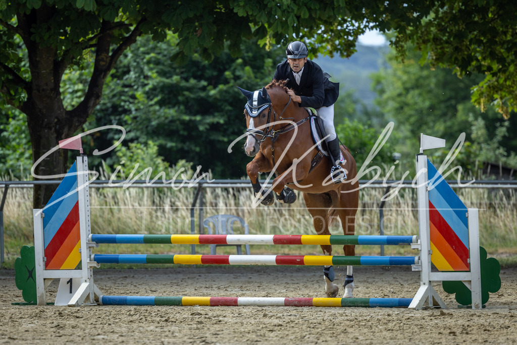 20260704-_3LI6758 | Tierfotografie Pferde, Hunde, Katzen, Haustiere.
Turnierfotografie Reitturniere, Reiten, Springreiten, Dressur in Hanau, dem Main-Kinzig-Kreis und dem Rhein-Main- Gebiet um Frankfurt