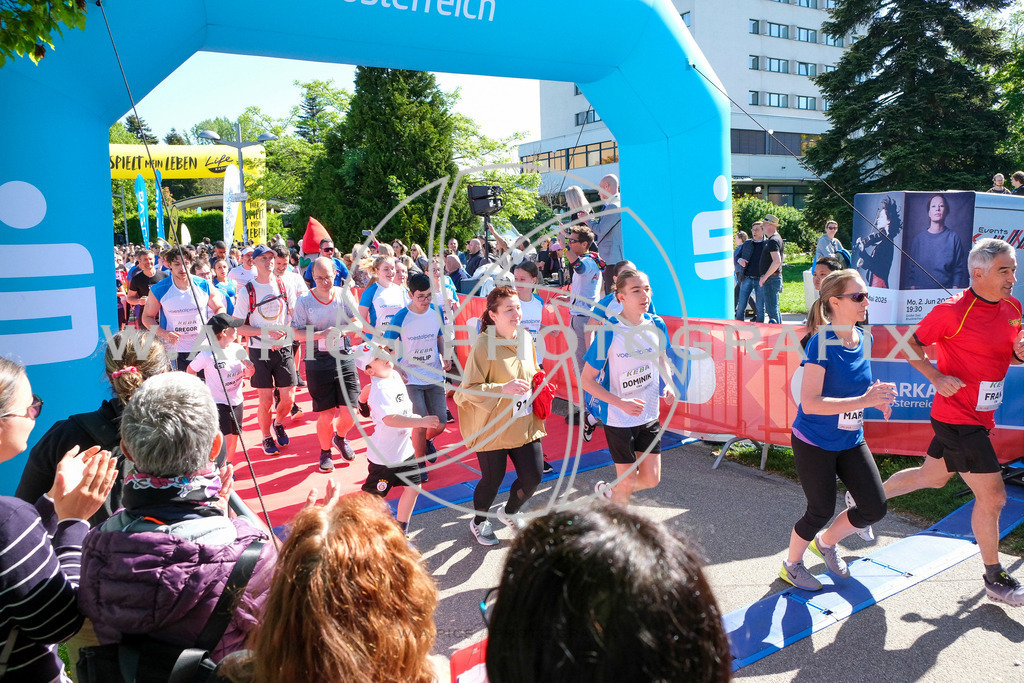 ..... | LINZ,AUSTRIA,27.April 24, Int. 3 Brückenlauf Linz  , Image shows: Photo: WAPICS / Michael ring