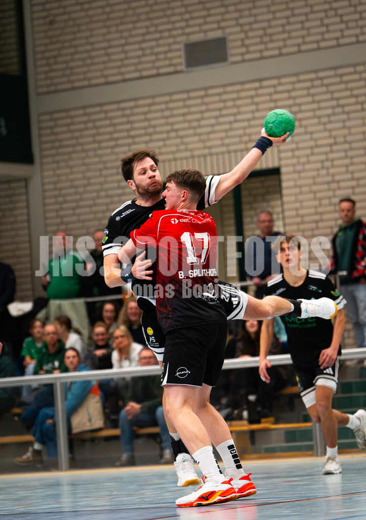 Handball I Herren I Saison 2025-2026 I Verbandsliga West I 13. Runde I SFN Vechta - HSG Varel II I 7693 | Jan Linne (24, SFN Vechta) - Realisiert mit Pictrs.com