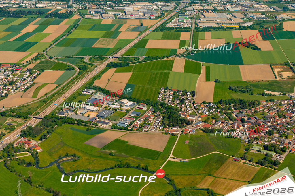 Das Luftbild zeigt : Täfertingen Neusäß - Die Luftaufnahme wurde 2024 vom UL-Flugzeug aus erstellt ( keine Drohne ) - Hochauflösende Luftaufnahme - Für grossformatige Ausdrucke geeignet. Die Geschenkidee !Mit Lizenz und Bildrechte bestellbar