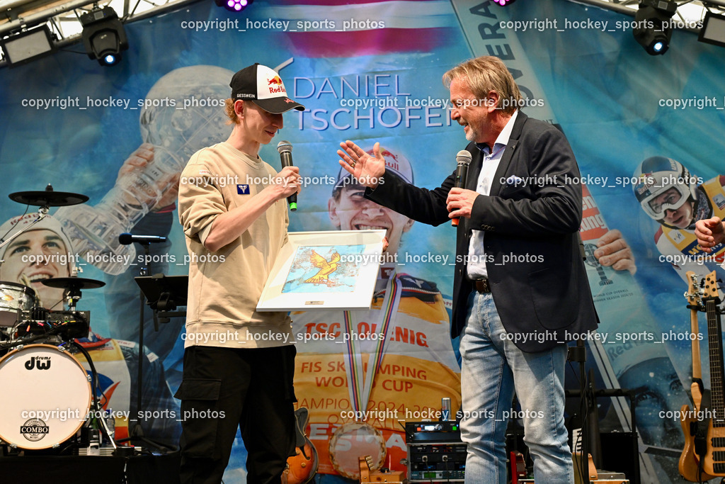 Empfang Daniel Tschofenig | Daniel Tschofenig, Sportpresseklub-Obmann Marijan Velik, Empfang Daniel Tschofenig, Empfang Daniel Tschofenig am 10.05.2025 in Hohenthurn (Mehrzweckhaus Hohenthuurn), Austria, (Photo by Bernd Stefan)