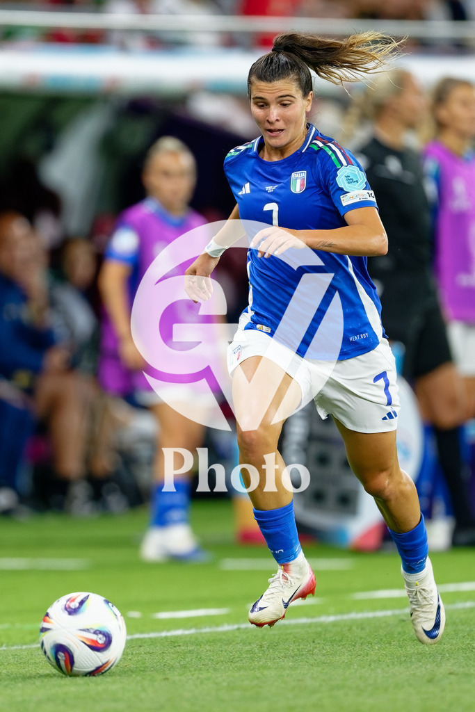 Portugal v Italy - UEFA Women's EURO 2025 Group B | GENEVA, SWITZERLAND - JULY 7:  Sofia Cantore of Italy runs with the ball during the UEFA Women's EURO 2025 Group B match between Portugal and Italy at Stade de Geneve on July 7, 2025 in Geneva, Switzerland. (Photo by Giuseppe Velletri/Sports Press Photo/Getty Images)