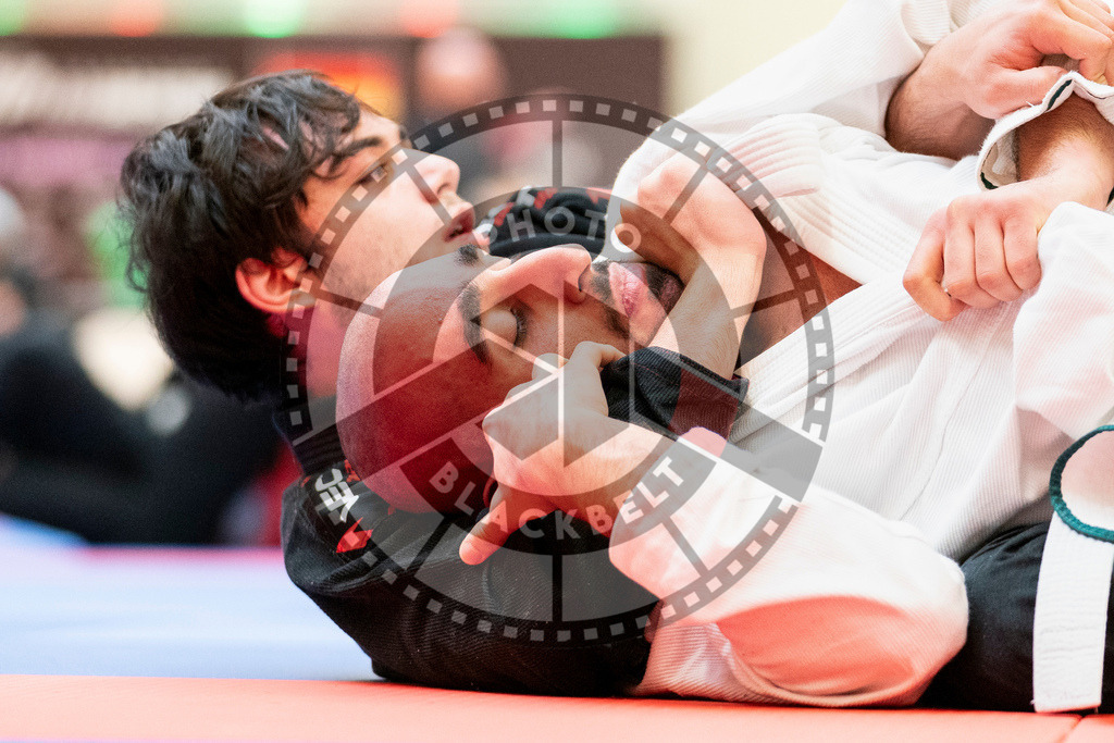 20231118PBB12107 | Fighters compete during the AJP Tour 600 Frankfurt Championship in Frankfurt/Main, Germany, on November 18, 2023.